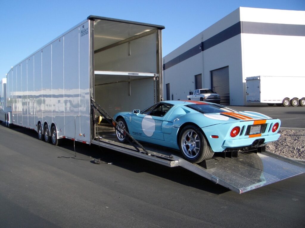 Signal Auto Movers - trusted auto transport company offering fast car shipping with enclosed trailers.